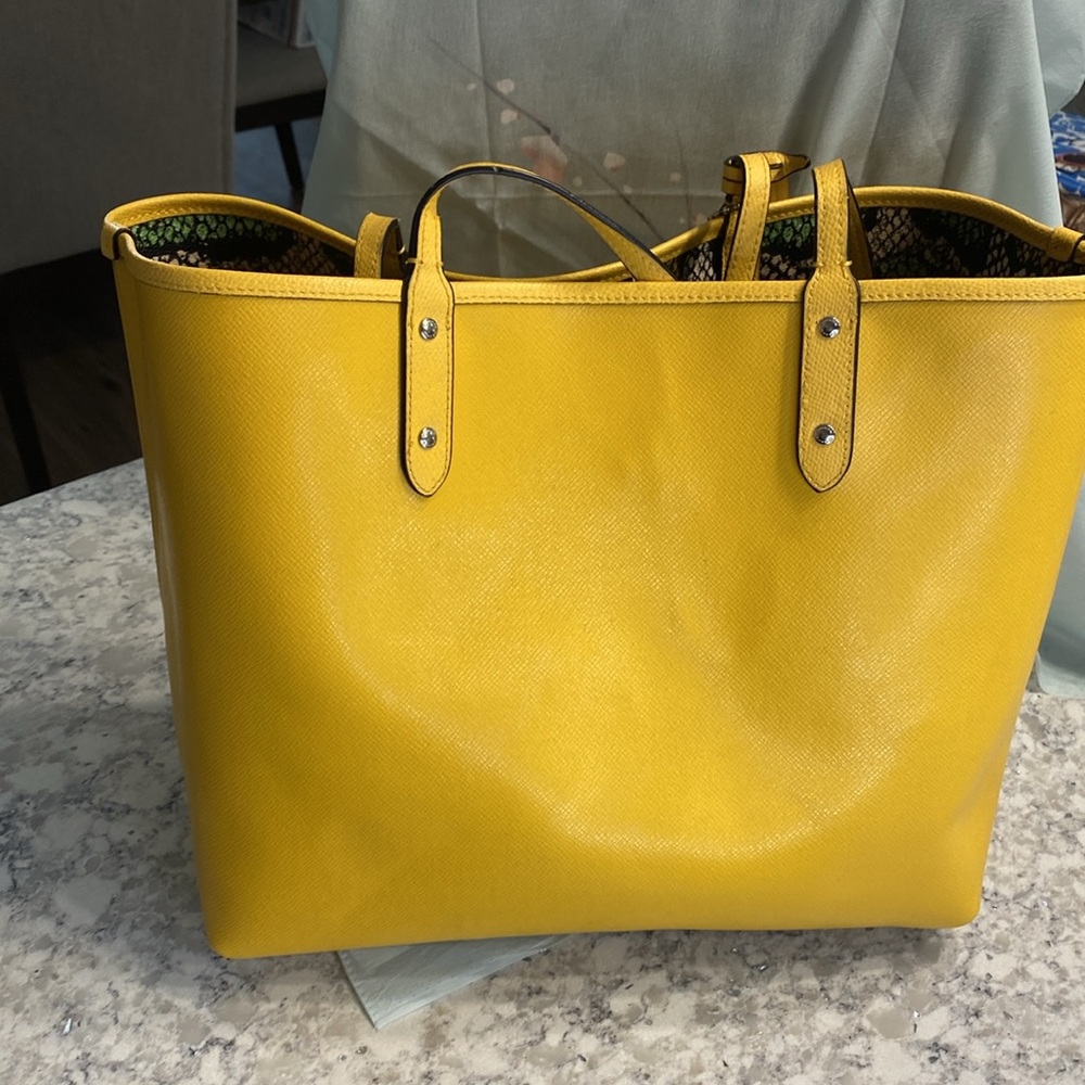 Coach Reversible City Tote in Snake Print With Detachable Wristlet (RARE) - Picture 7 of 16
